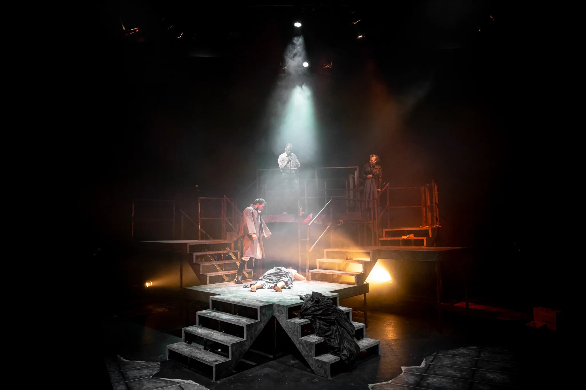A Vampire Story at Greenwich Theatre — production photograph 17 of 40