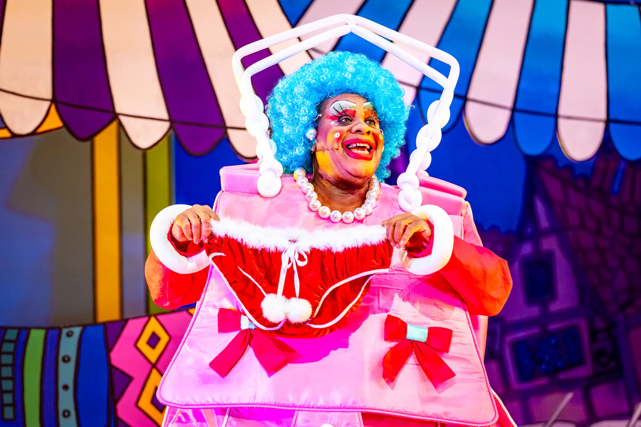 Aladdin at Hackney Empire, London — production photograph 11 of 19