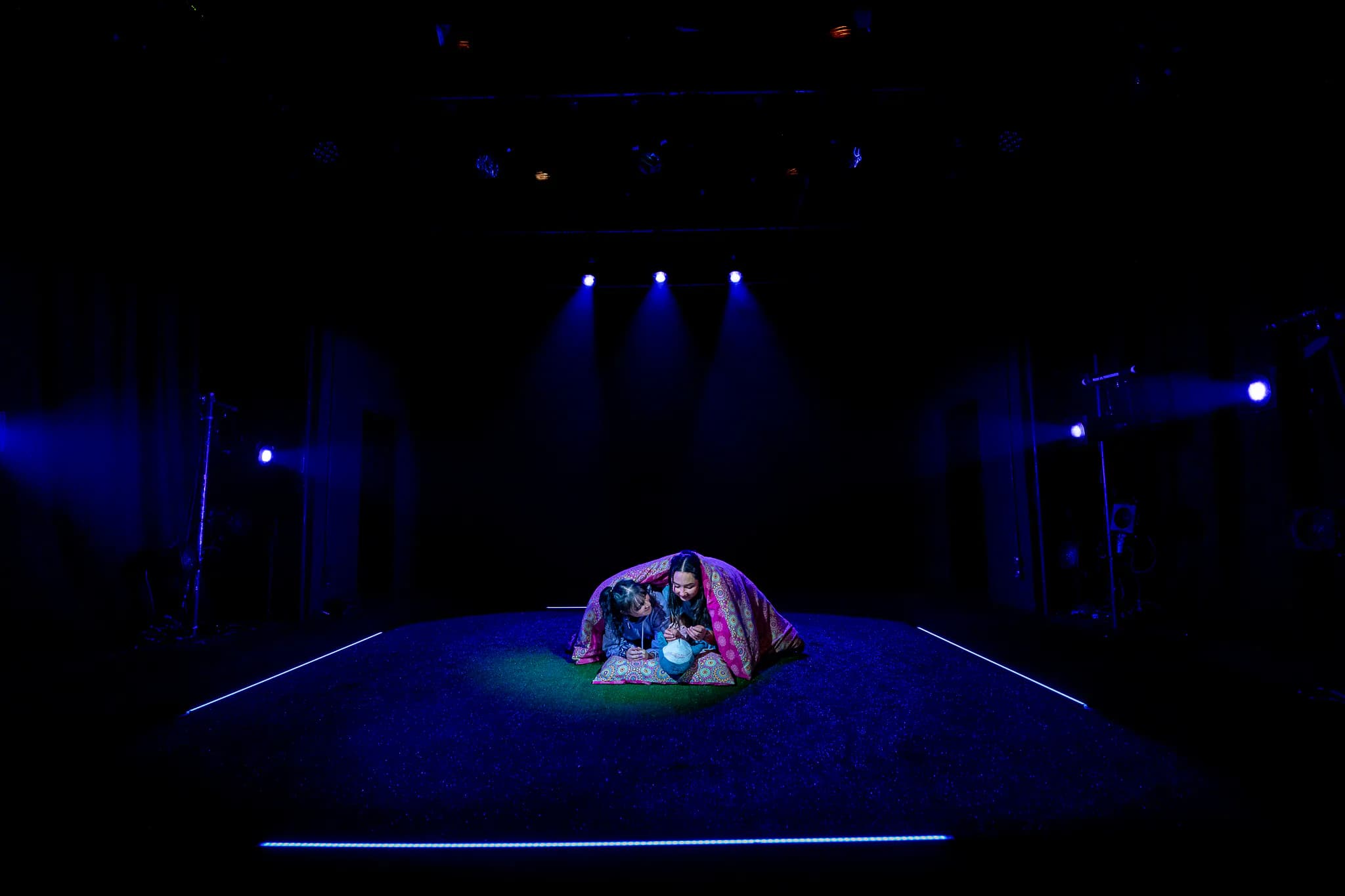 Fleas at Barn Theatre, Rose Bruford College, Sidcup — production photograph 20 of 40