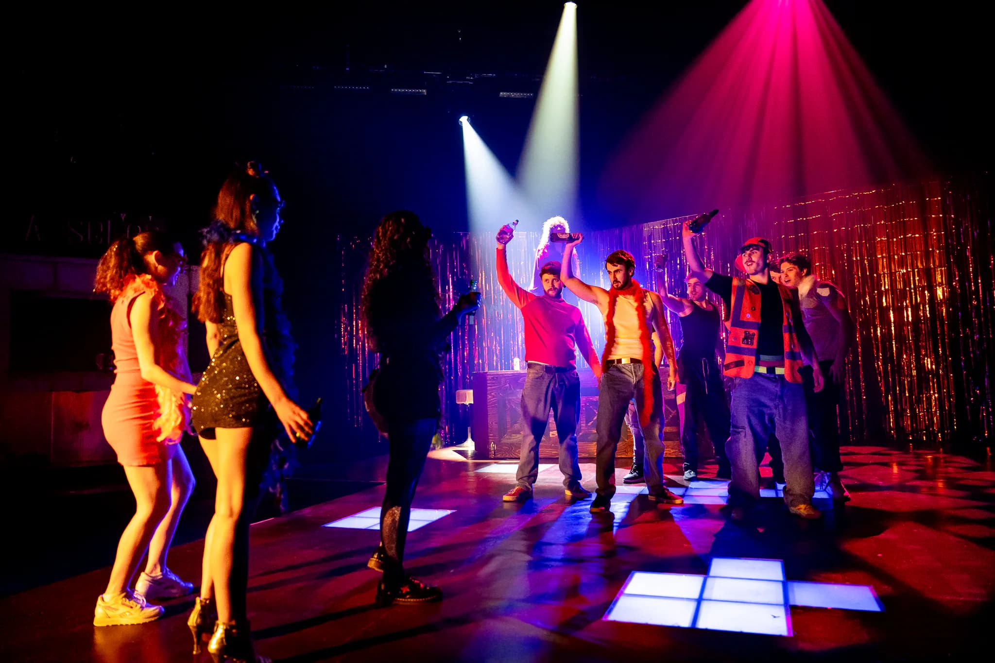 Pavilion at Greenwich Theatre, London — production photograph 13 of 44