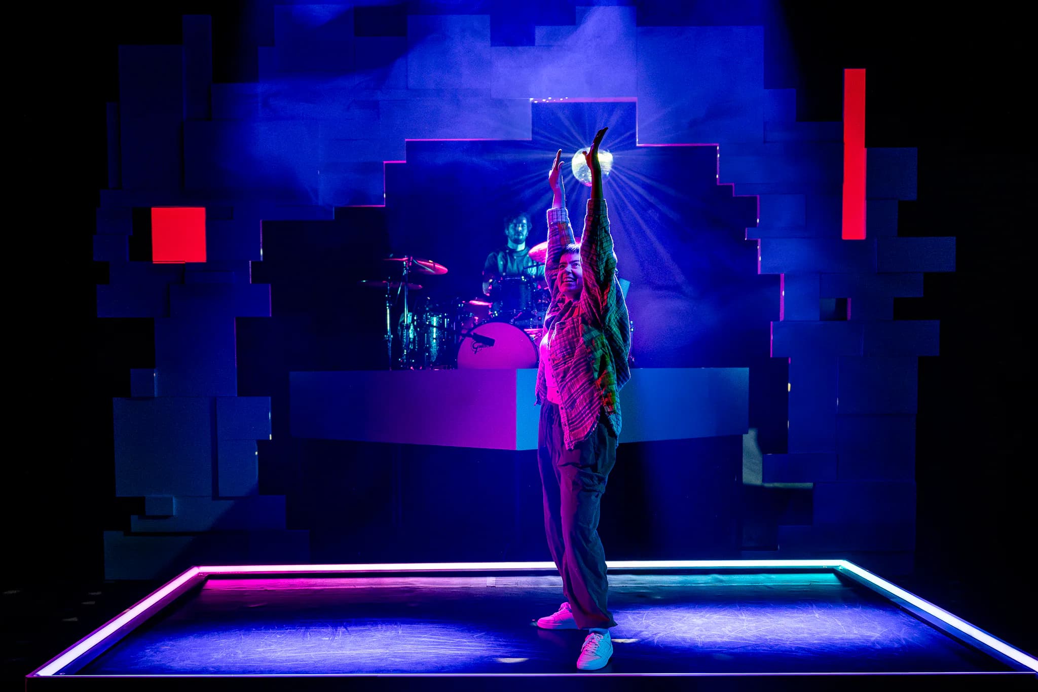 Peak Stuff at UK Tour — production photograph 12 of 43