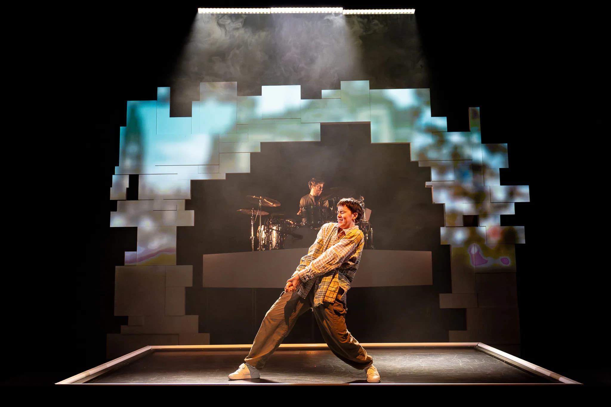 Peak Stuff at UK Tour — production photograph 27 of 43