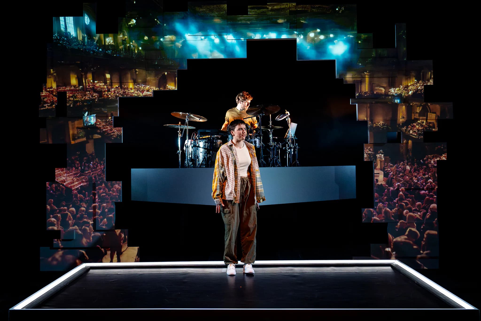Peak Stuff at UK Tour — production photograph 37 of 43