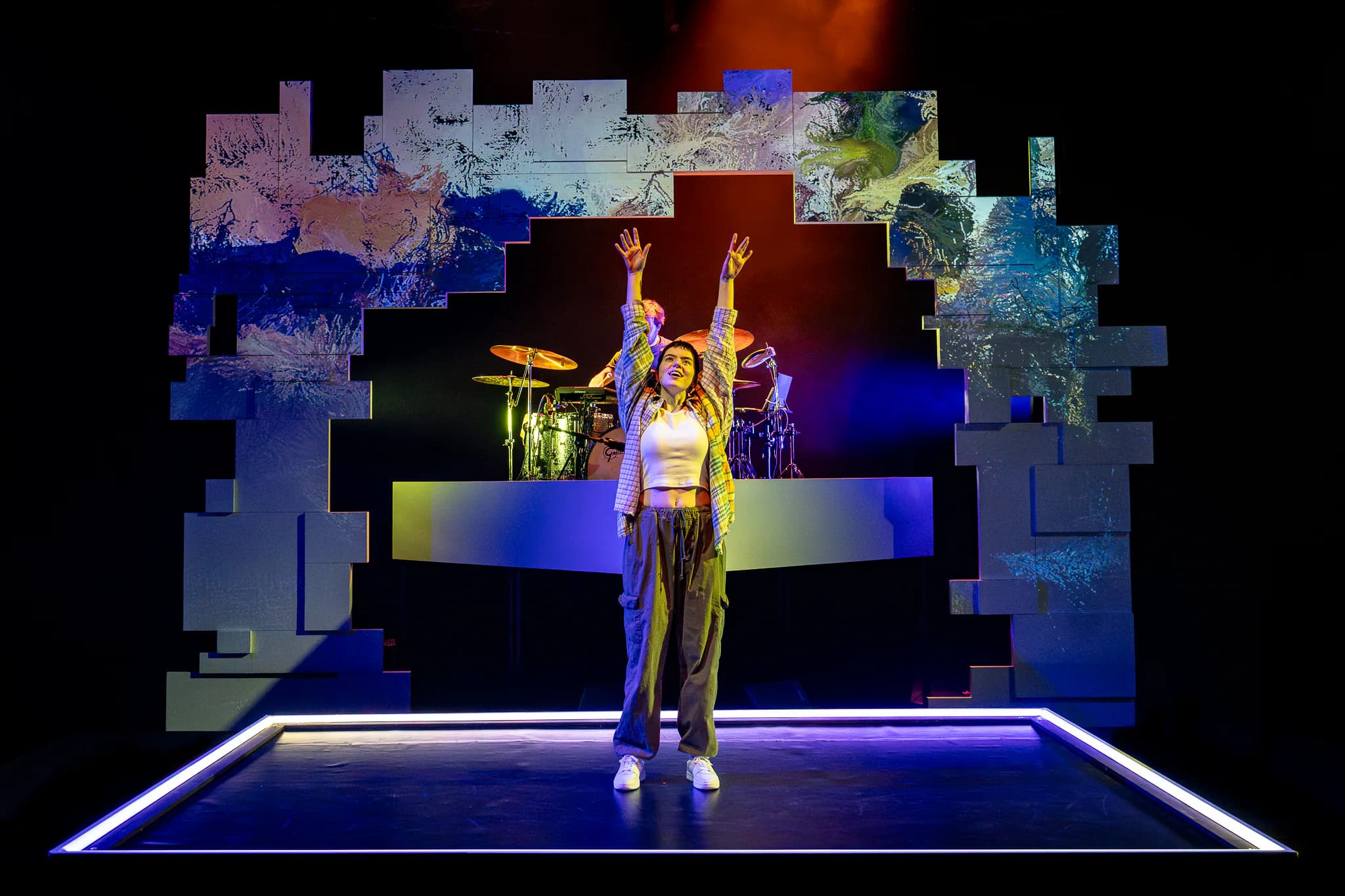 Peak Stuff at UK Tour — production photograph 39 of 43
