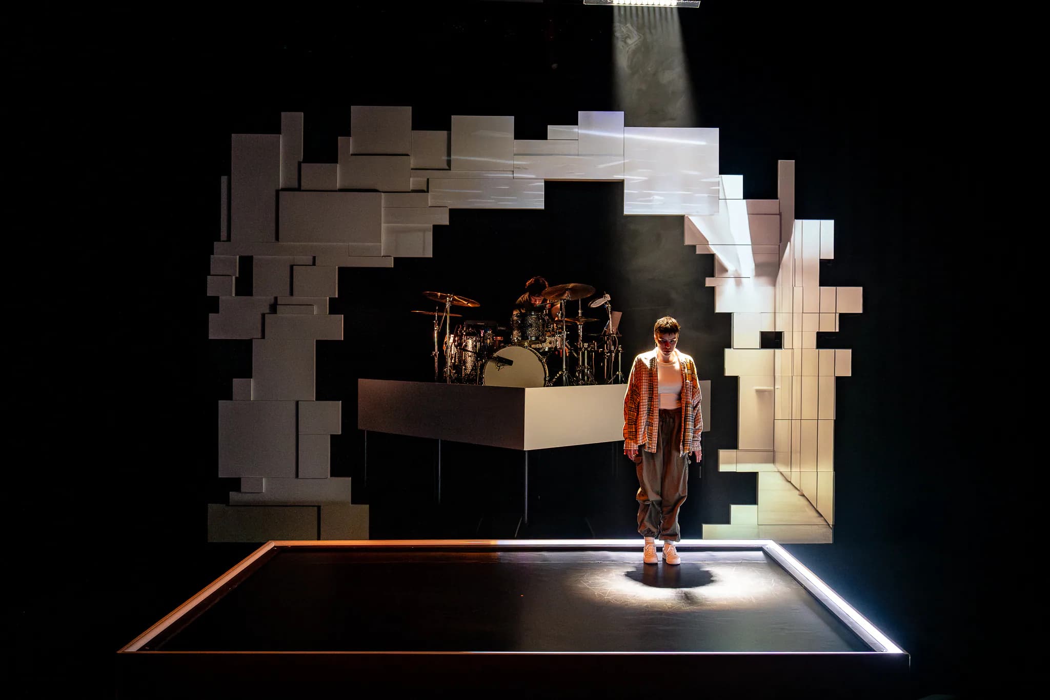 Peak Stuff at UK Tour — production photograph 43 of 43
