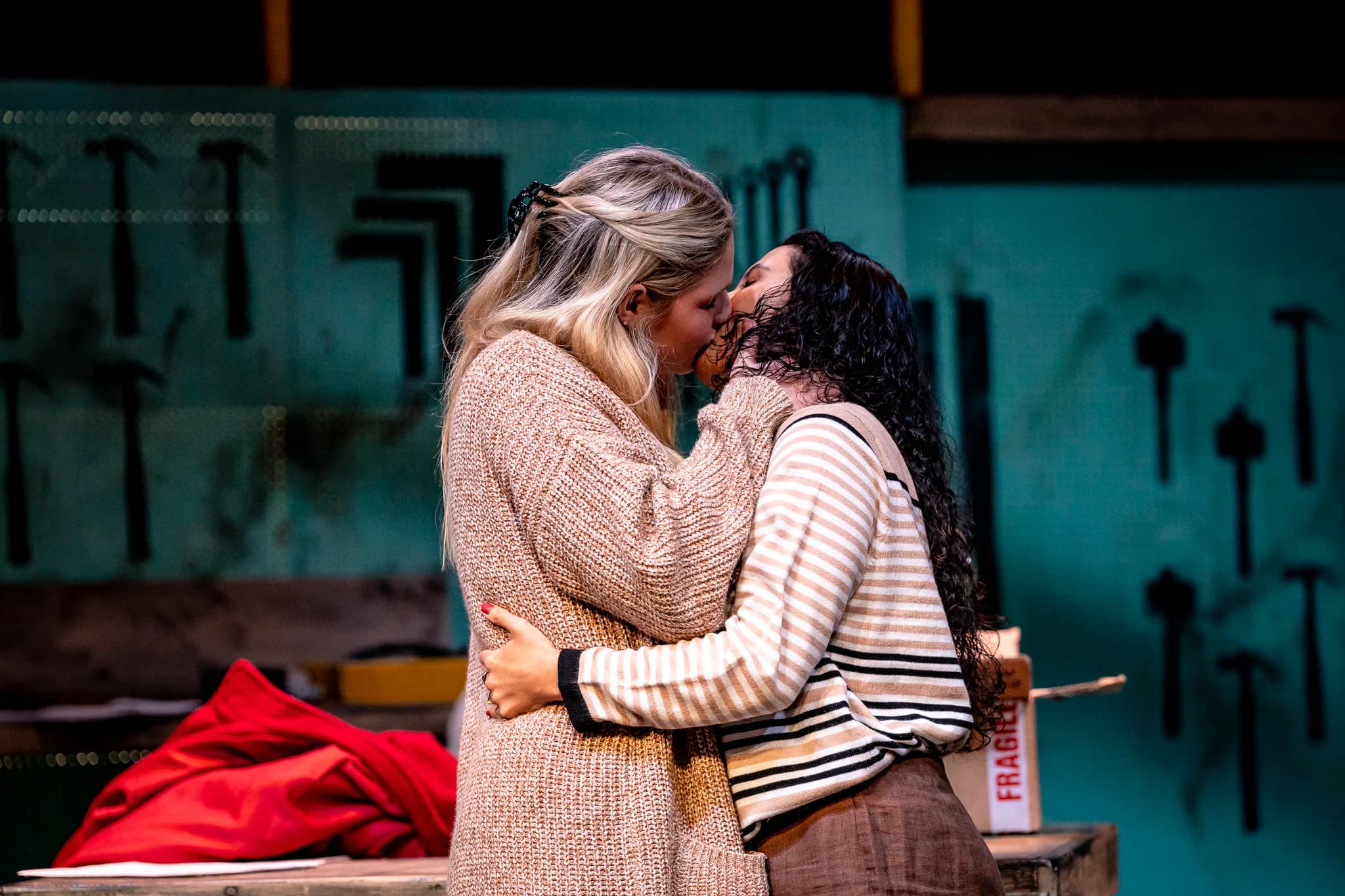 Scissors at Greenwich Theatre — production photograph 4 of 41