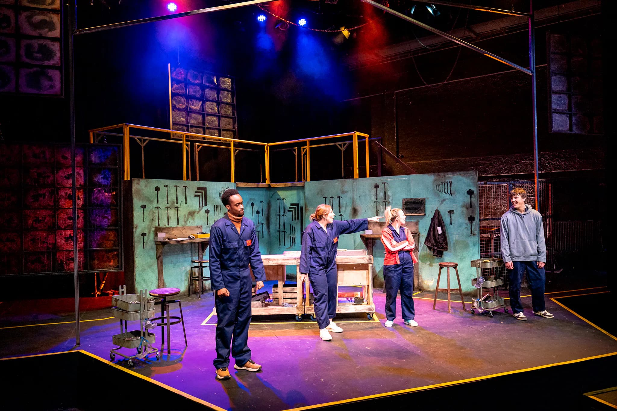 Scissors at Greenwich Theatre — production photograph 27 of 41
