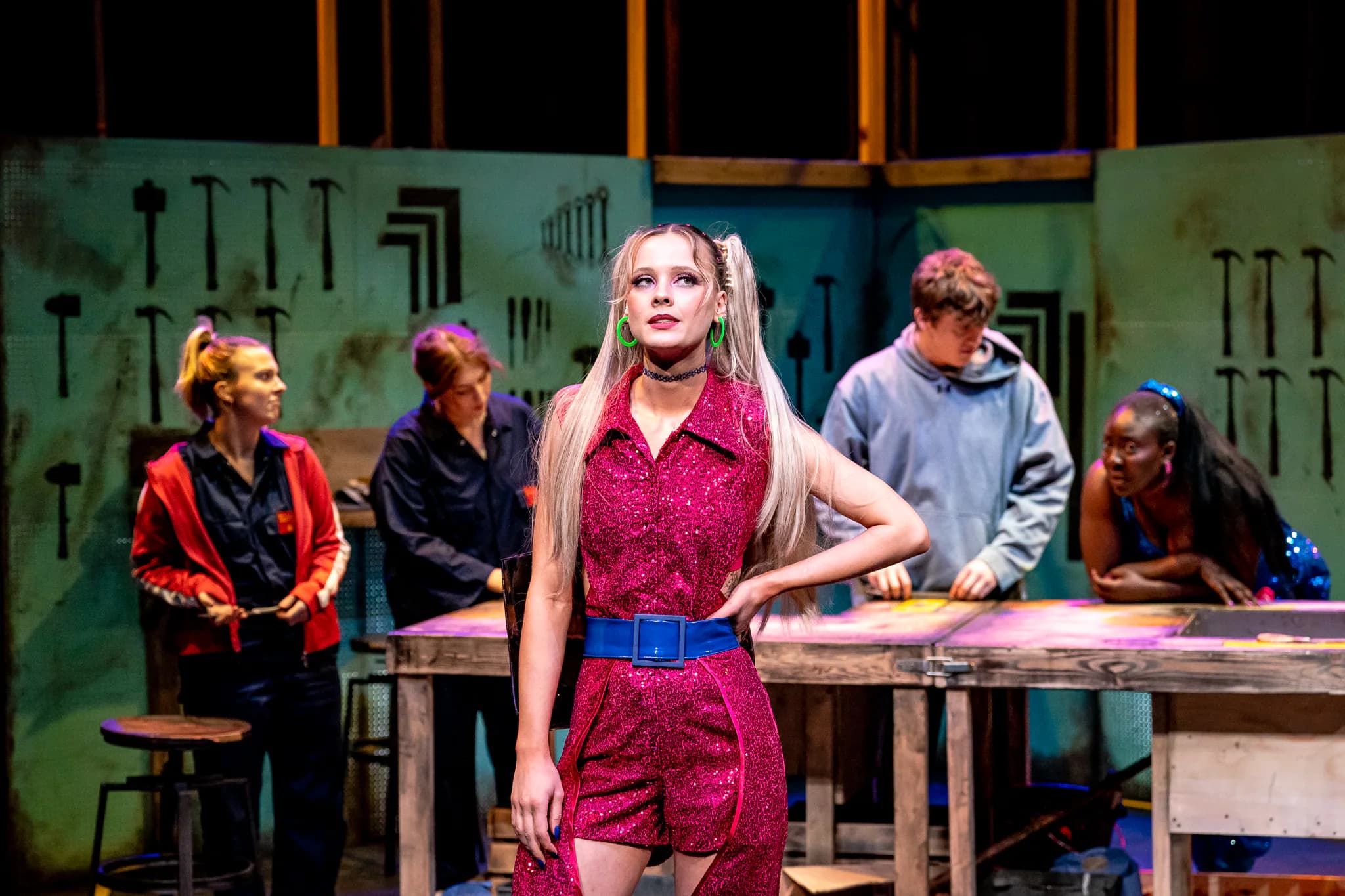 Scissors at Greenwich Theatre — production photograph 34 of 41