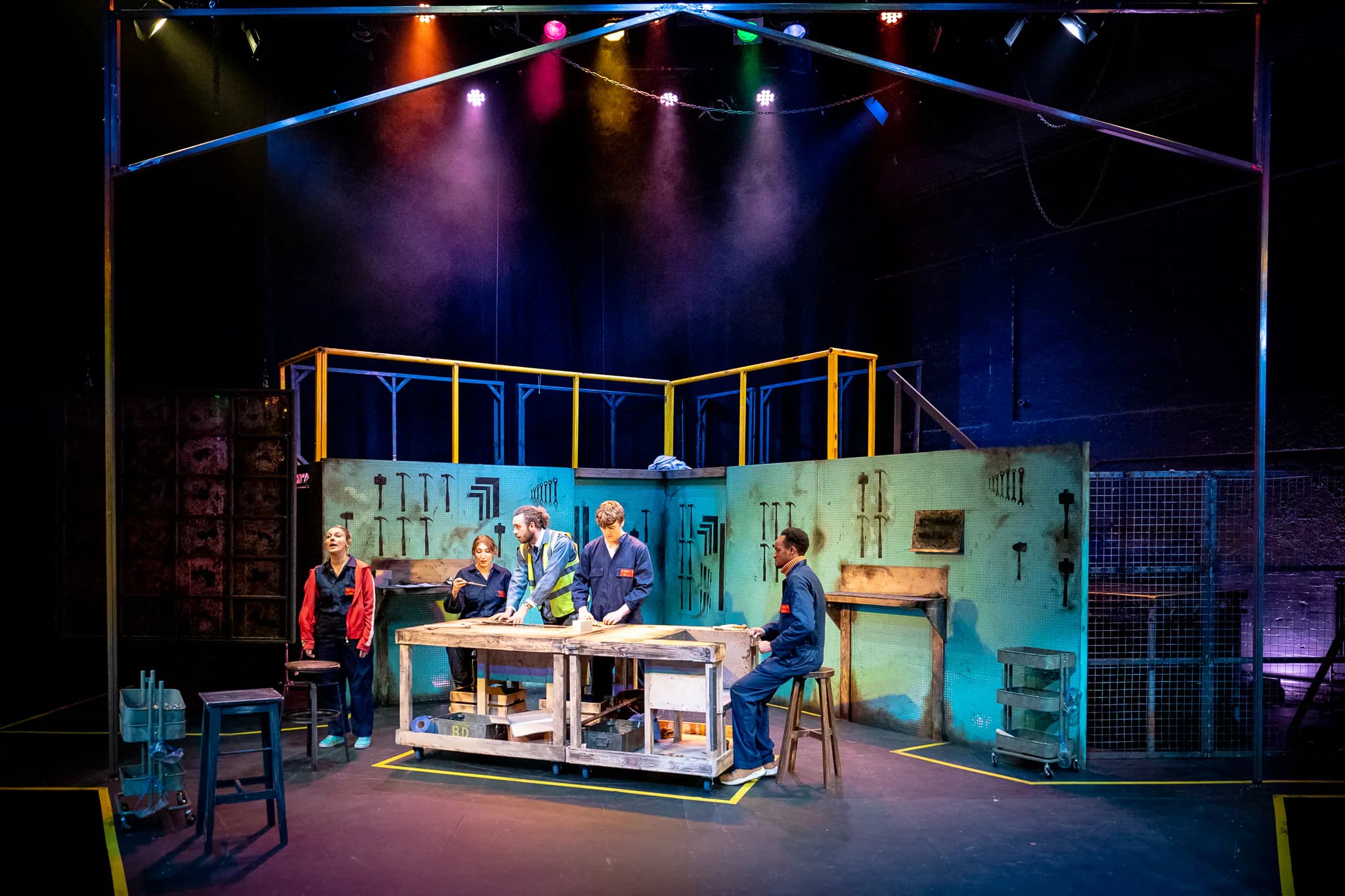 Scissors at Greenwich Theatre — production photograph 40 of 41
